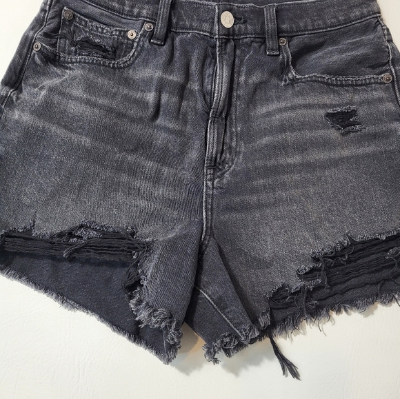 American Eagle Shorts Black Wash Denim Cutoff Raw Hem 5 Pocket Style Size 6 - Picture 3 of 7